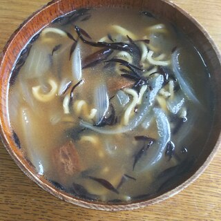 ひじき煮と玉ねぎの醤油ラーメン